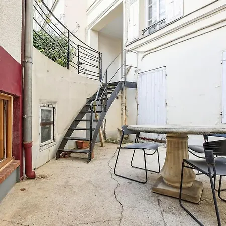 With Little Garden-terrace At Trocadero Paris